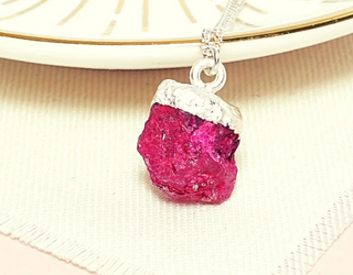 July - Ruby - Birthstone Raw Nugget Gemstone Necklace 14K, 925 Ster.